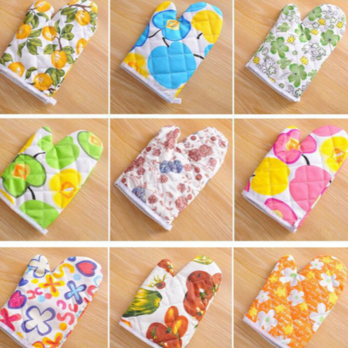 3-Piece Set of Gloves Resistant to Heat from Microwave and Oven: white, orange floral and fruit patterns, bright patterned st
