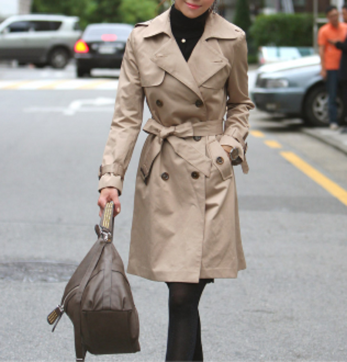Double-Breasted Khaki Trench Coat for Women's Timeless Style: beige, tan double-breasted trench coat, classic tailored street