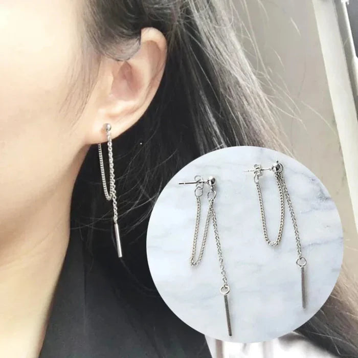 Fashion Earrings with Lengthy Tassels: silver pair of dangling chain earrings, minimal style