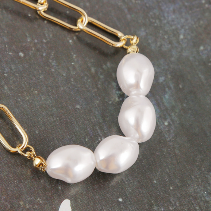 Faux Pearl Beaded Women's Link Bracelet: gold, white chain jewelry with pearl-like beads, minimal style