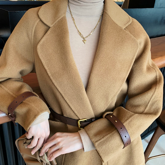 Link Necklace for Women with Heart-Shaped Pendant: Redefining Elegance and Style: gold layered necklace, minimal style