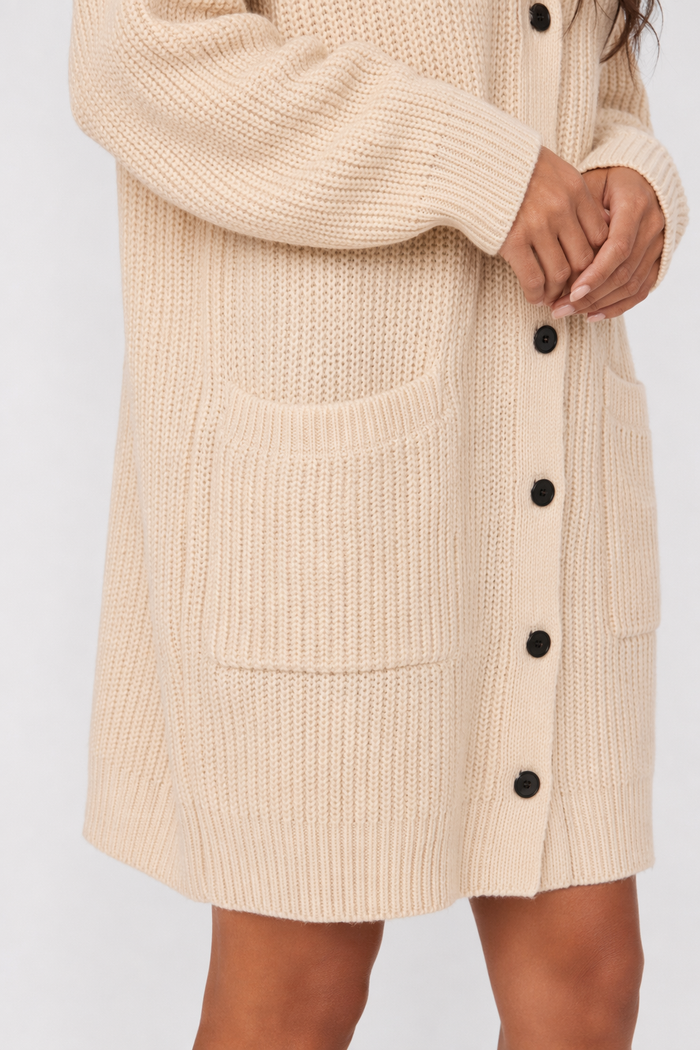 Long Cardigan for Women with Convenient Pockets for Everyday Wear Beige