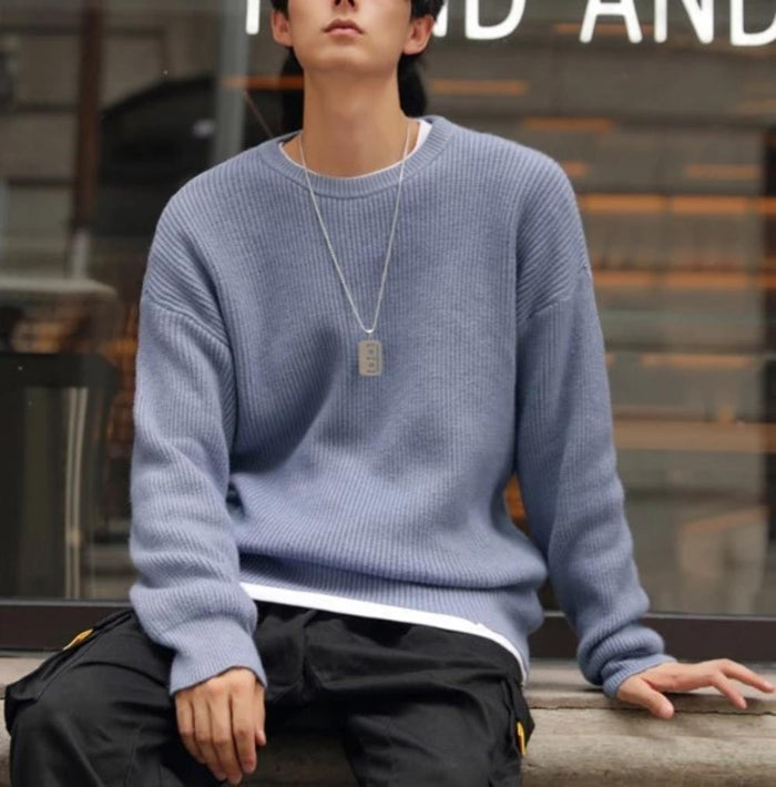 Loose-Fitting Crew Neck Sweater with a KPOP Vibe for Men: white, black sweater, minimal casual style