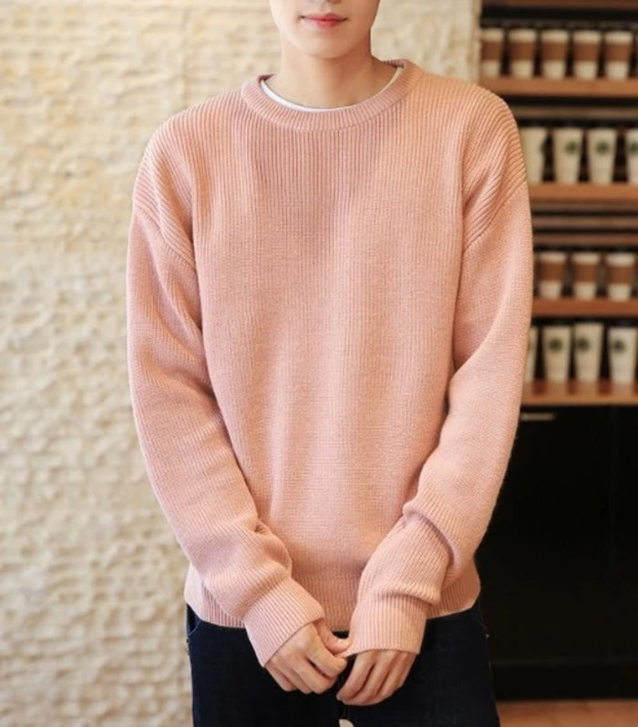 Loose-Fitting Crew Neck Sweater with a KPOP Vibe for Men: white, black sweater, minimal casual style