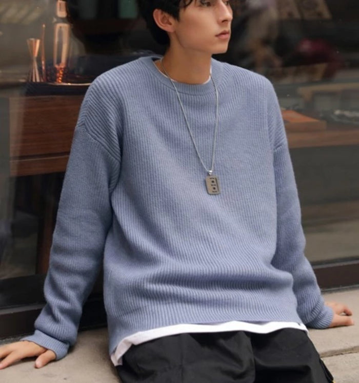 Loose-Fitting Crew Neck Sweater with a KPOP Vibe for Men: white, black sweater, minimal casual style