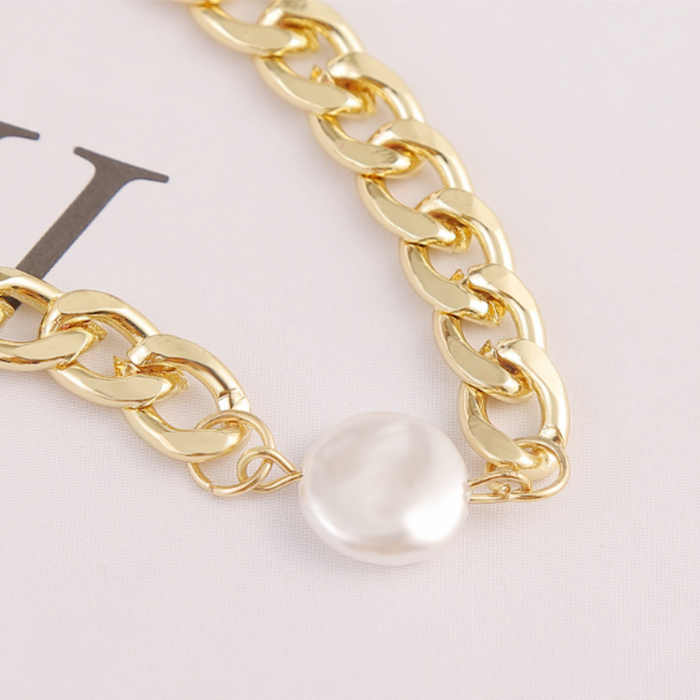 Pearl Pendant Chain Bracelet for Women: gold, white chain bracelet, minimal style