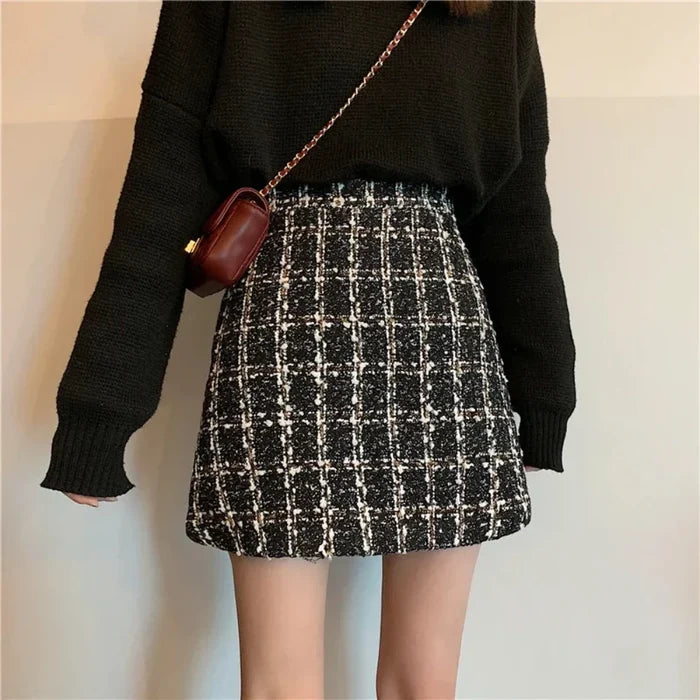 Plaid Skirt for Women's Autumn and Winter Wardrobe: black, white skirt, classic style