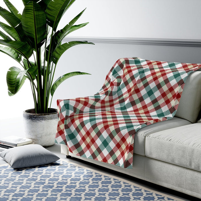 Plush Blanket Throw in Red and Green Plaid Design: red, green throw blanket, classic plaid style