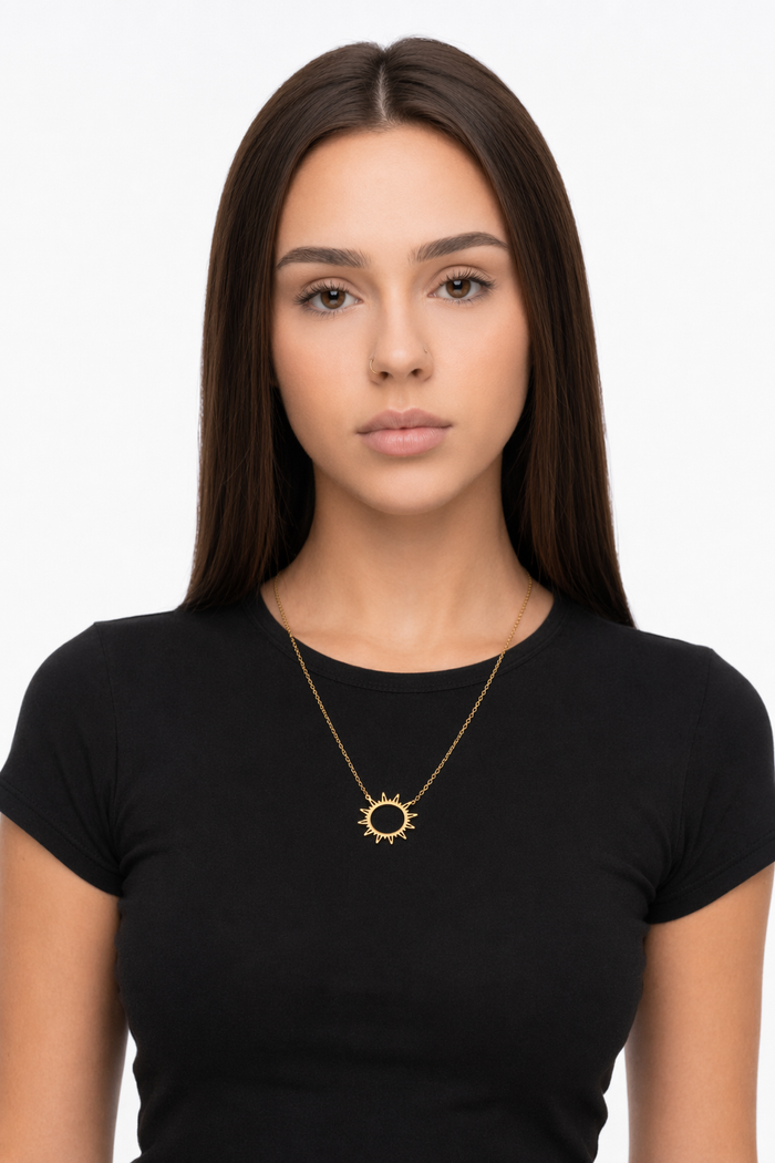 Sunlit Pendant Necklace Gold